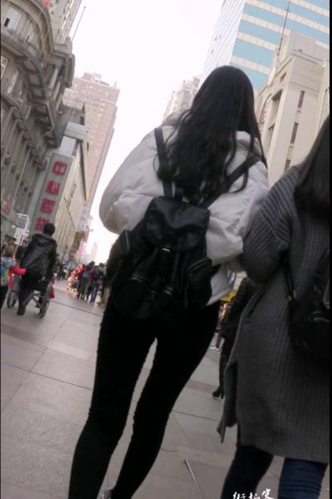 [街拍客视频]jx0242 女孩穿黑色紧身裤很好看