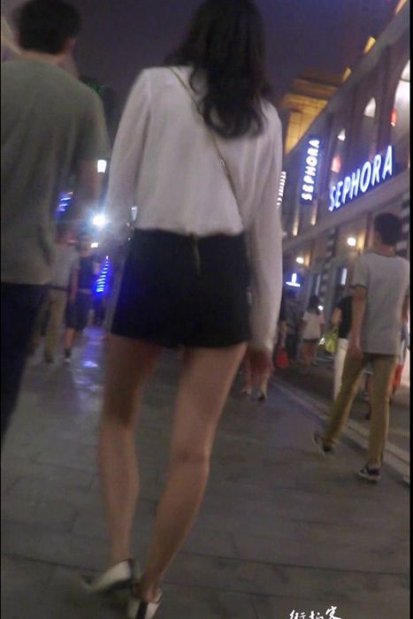 [街拍客视频]jx0297 长腿热裤美女身材真好！