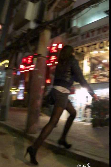 街拍视频00046超性感的黑丝高跟少妇黑丝上还有个